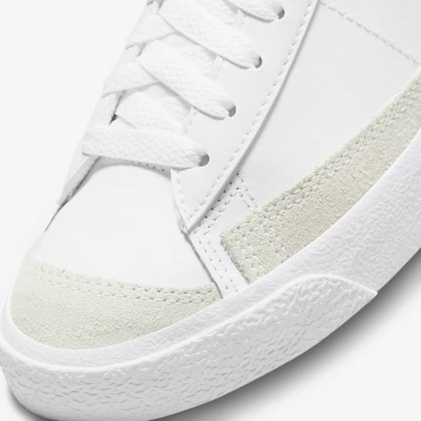 Buty Do Koszykówki Dziecięce Nike Blazer Mid 77 Older Białe Czarne Białe | NK491LKG