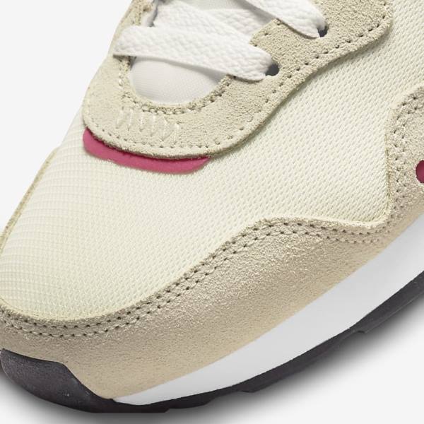 Trampki Damskie Nike Venture Runner Żółte Czarne | NK149BXM