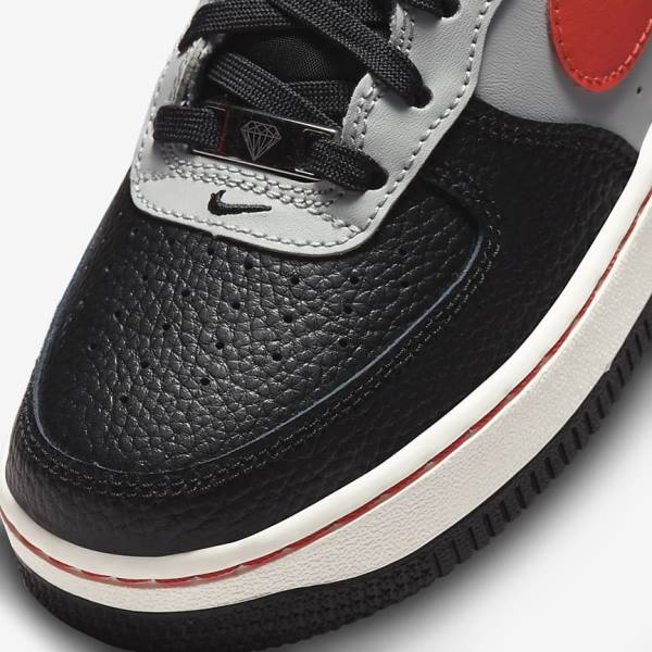 Trampki Dziecięce Nike Air Force 1 EMB Older Czarne Szare Czerwone | NK529YMV