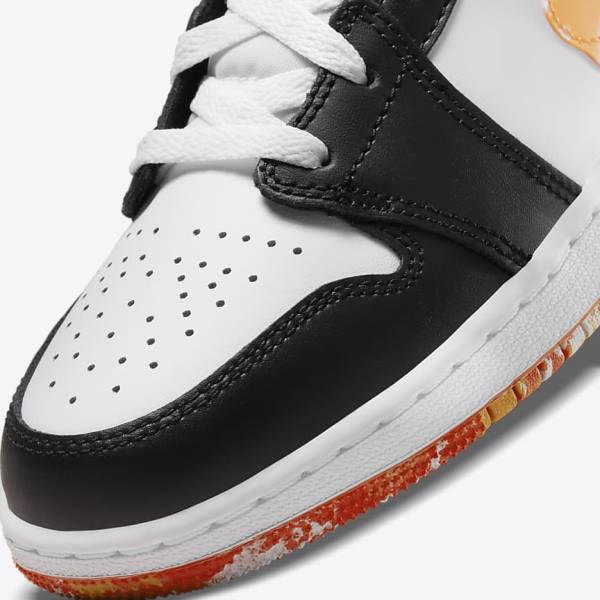 Trampki Dziecięce Nike Air Jordan 1 Mid SE Older Czarne Pomarańczowe Białe | NK198ICX