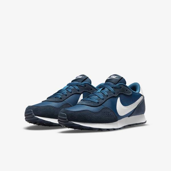 Trampki Dziecięce Nike MD Valiant Older Granatowe Białe | NK916CXN